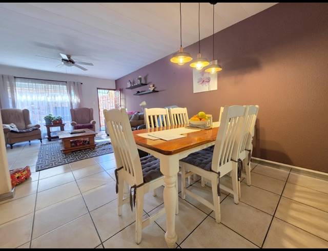 2 BEDROOM TOWNHOUSE FOR SALE IN NEW REDRUTH